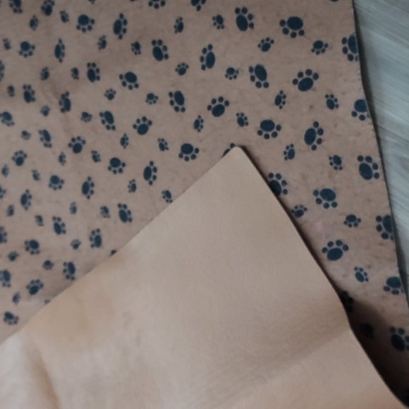 Pet mat, paw print pattern, rubber non-slip bottom - Picture 3 of 3